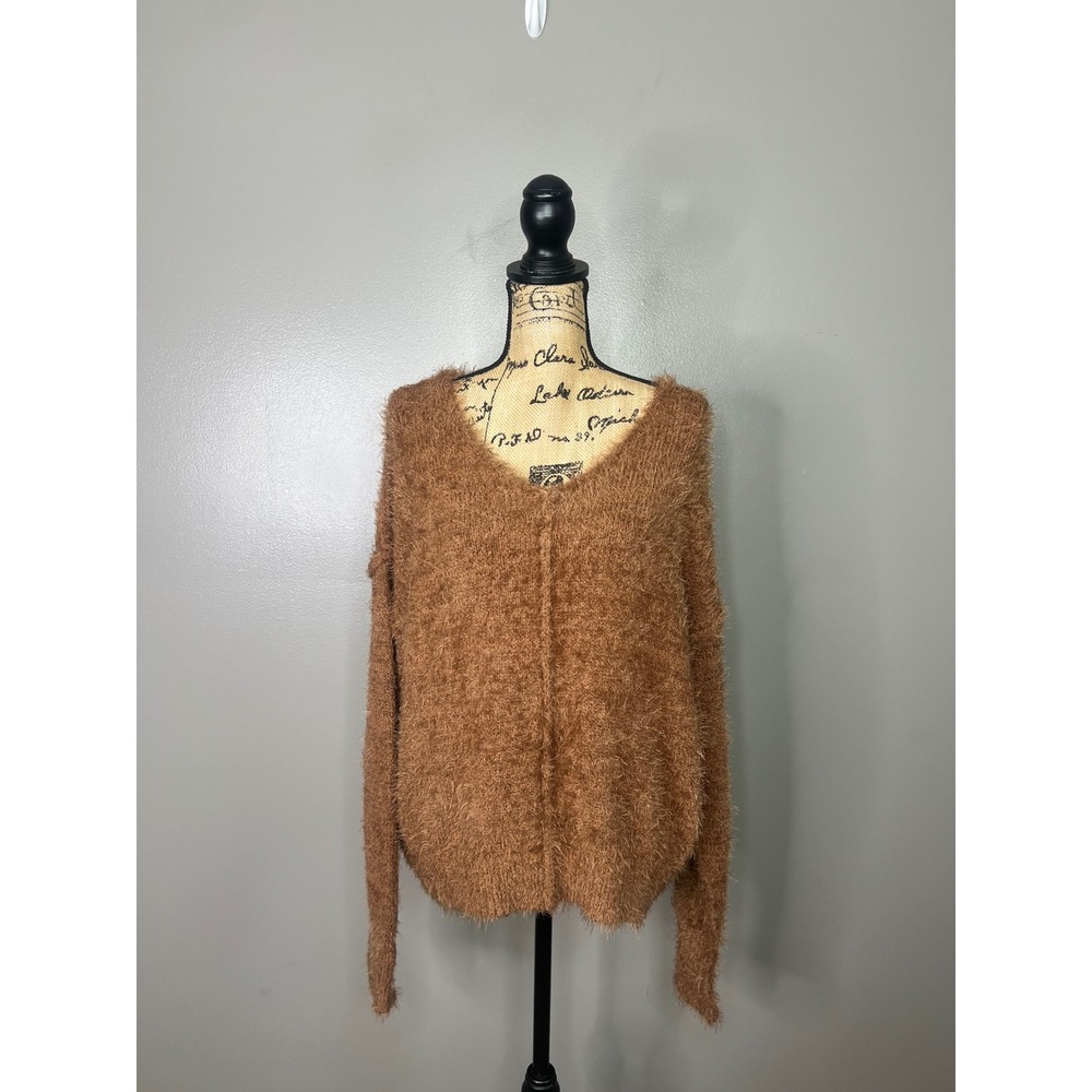 She + Sky Camel Brown Fuzzy Eyelash Knit V-Neck Sweater Womens Large cozy